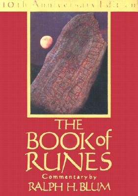 Book of Runes: A Handbook for the Use of an Ancient Oracle: The Viking Runes [With 25 Stones] (Anniversary)
